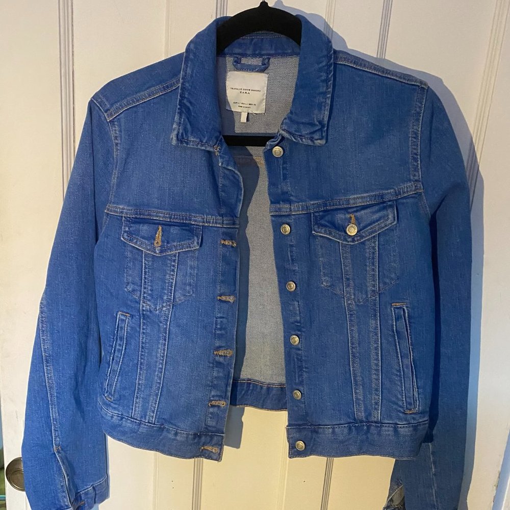 Zara cropped Jean Jacket (L)